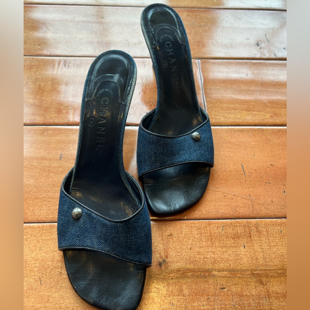 CHANEL Denim Heels Size 40